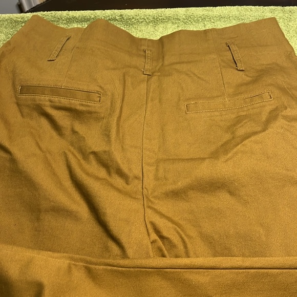 Size 18 mustard pants. - Picture 6 of 6